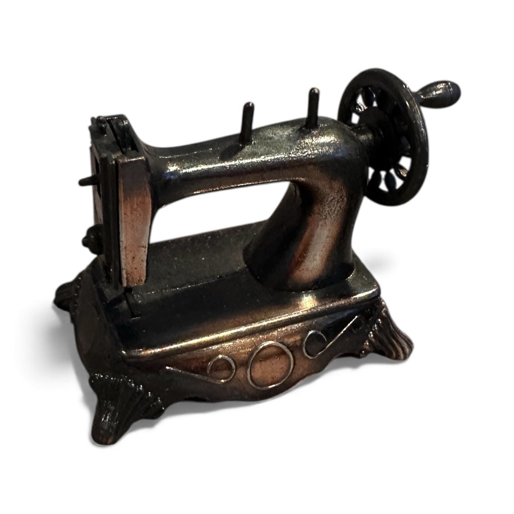 Set Of Three Vintage Bronze Color Metal Pencil Sharpeners Sewing, Truck, Piano - Picture 2 of 11